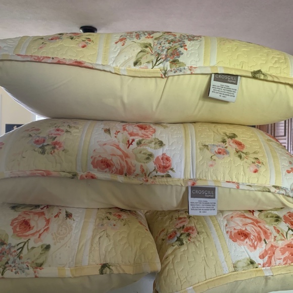 King Croscill Yellow Comforter Set - Picture 5 of 5